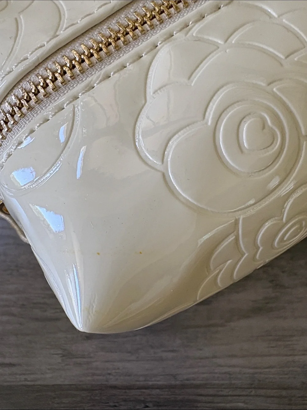 Imoshion NWT Vegan Off White Cosmetic Bag with Gold Toned Zipper